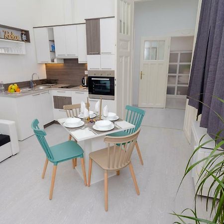 Boutique Residence Jokai - Apartment In The City Center Будапешт Экстерьер фото